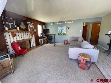 looking at hall to bedrooms and entry