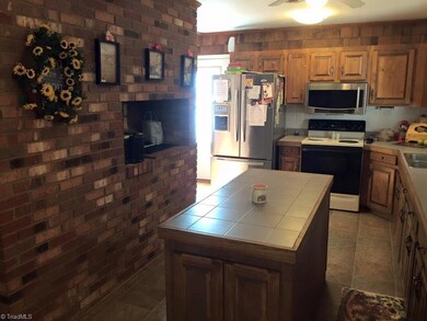 1135 Jarvis Miller Rd, Asheboro, NC 27205 - photo 4