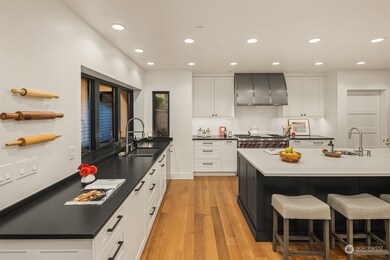 8510 SE 82nd St, Mercer Island, WA 98040 - photo 4