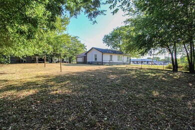 2115 N Center St, Bonham, TX 75418 - photo 3