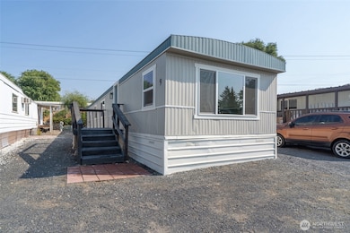 1908 W Marina Dr unit 9, Moses Lake, WA 98837 - photo 2