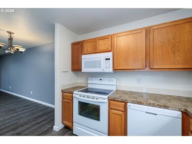 19155 SE Yamhill St unit 16, Portland, OR 97233 - photo 7