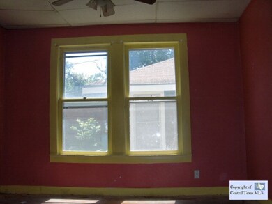 726 Bismark St, Seguin, TX 78155 - photo 4