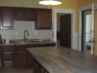 40 Covington St, Springfield, MA 01119 - photo 7