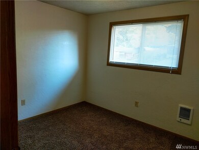 310 E Cedarcrest Ct, Chehalis, WA 98532 - photo 6