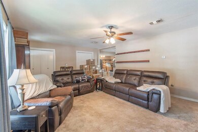 1302 Whaley Dr, Gainesville, TX 76240 - photo 6