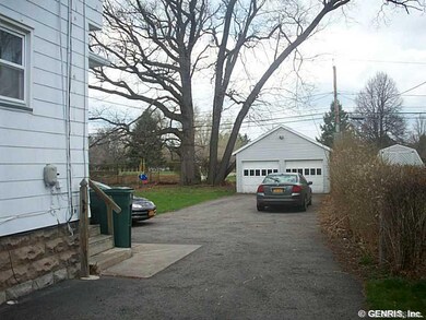 Garage.