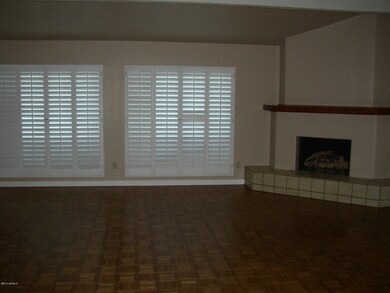 Sumptious family room w/wall of windows