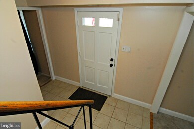 8905 Royal Ridge Ln, Laurel, MD 20708 - photo 3