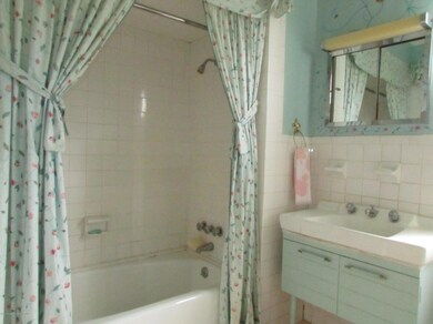 107 Allen St, Dunmore, PA 18512 - photo 3