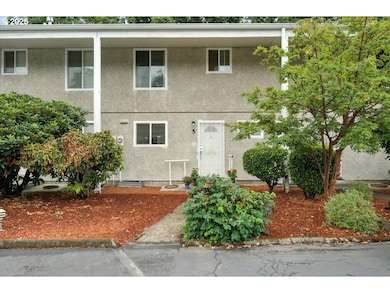 3535 SE Gladstone St unit 5, Portland, OR 97202 - photo 4