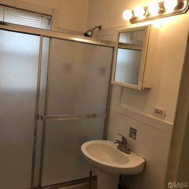 55 Gill Ln unit 19, Iselin, NJ 08830 - photo 4