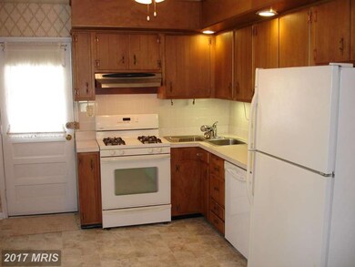 538 S Marlyn Ave, Essex, MD 21221 - photo 5