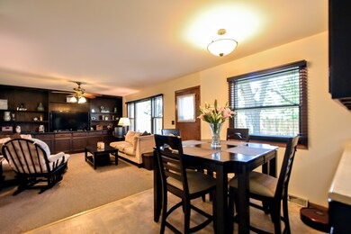 2028 Chestnut St, Waukegan, IL 60087 - photo 3