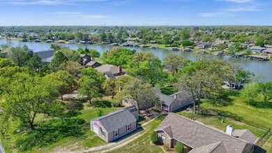 1340 Kiowa Dr E, Gainesville, TX 76240 - photo 7