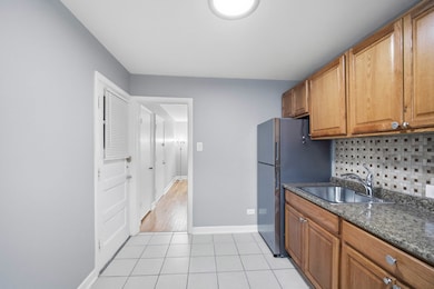 7524 N Ridge Blvd unit 2W, Chicago, IL 60645 - photo 7