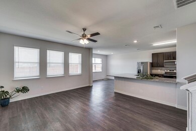 1305 Kinglet Dr, Ennis, TX 75119 - photo 3