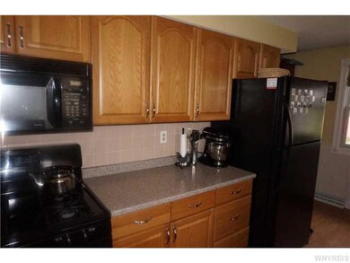 5191 Mapleton Rd, Lockport, NY 14094 - photo 4