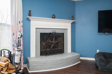 8395 S Firefly Dr, Pendleton, IN 46064 - photo 5