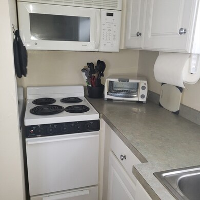 398 N End Blvd unit B, Salisbury, MA 01952 - photo 7