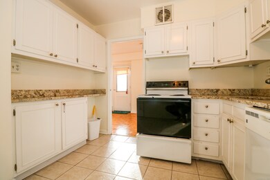 Cartwright Towers I unit 5A, Bridgeport, CT 06604 - photo 4