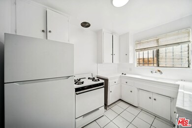 2314 S Corning St unit 3, Los Angeles, CA 90034 - photo 4