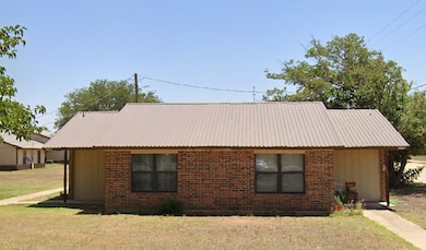 400 NW 2nd St, Seminole, TX 79360 - photo 2