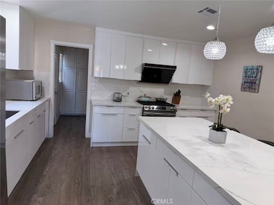 113 N Doheny Dr, Beverly Hills, CA 90211 - photo 5