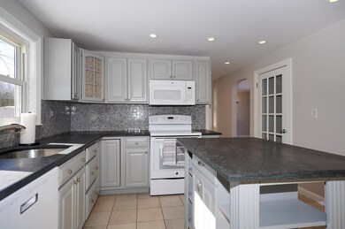 3 Remsen Ave, Medfield, MA 02052 - photo 3