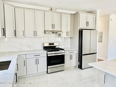 552 Arden Ave unit 2, Staten Island, NY 10312 - photo 5