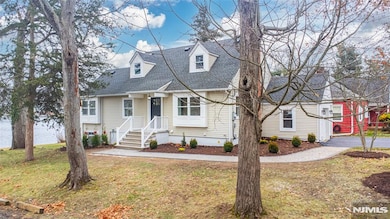 86 Lake Dr W, Wayne, NJ 07470 - photo 2