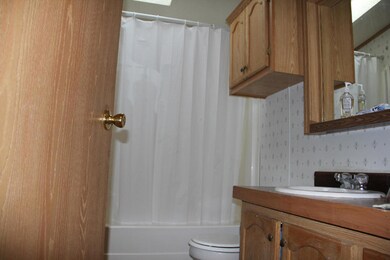 951 Full Bathroom