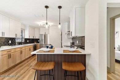 103 S 14th St-9