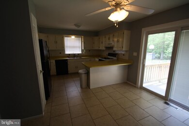 16410 Bond Mill Rd, Laurel, MD 20707 - photo 3