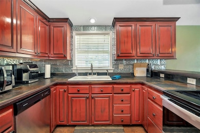 No HOA, workshop, corner lot and POOL