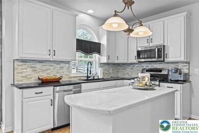 Gorgeous Brand New Kitchen