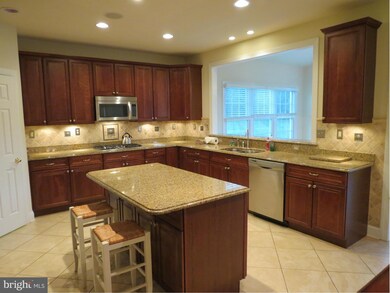 6686 Chateau Bay Ct, Sykesville, MD 21784 - photo 6