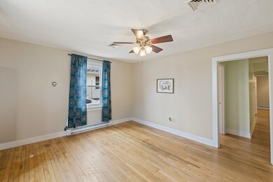 434 Peach St, Staunton, VA 24401 - photo 7