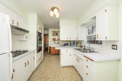 2427 Chestnut St, Waukegan, IL 60087 - photo 4