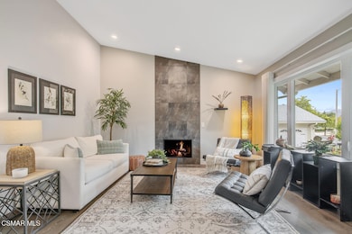 464 W Avenida De Las Flores-large-010-05