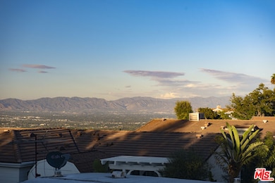 121 Navajo Ln, Topanga, CA 90290 - photo 2