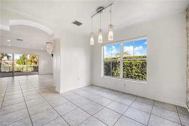 4878 NW 114th Ct, Doral, FL 33178 - photo 3