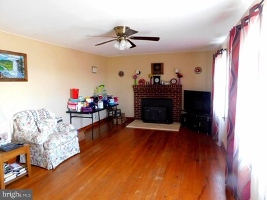 299 Hade Rd, Saint Thomas, PA 17252 - photo 5