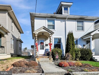 328 S Lincoln St, Palmyra, PA 17078 - photo 2