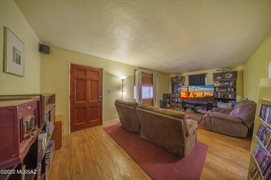 Living Room 1'
