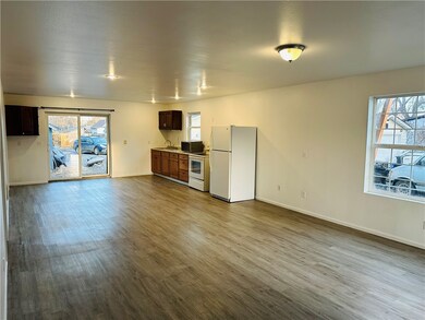 413,415 S 34th unit 413, Billings, MT 59101 - photo 2