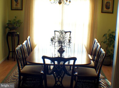 2860 Schubert Dr, Silver Spring, MD 20904 - photo 7