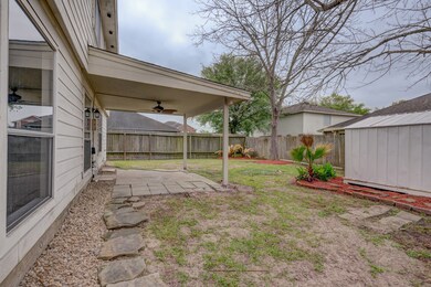 4504 Stonebridge Dr, Pearland, TX 77584 - photo 4