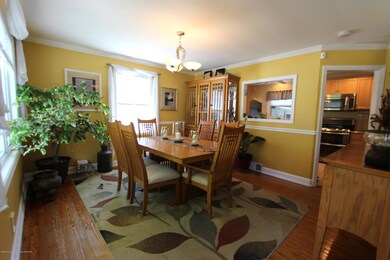 Dining Room (before vacant)