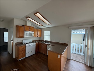 1741 Pomona Ave unit 5, Costa Mesa, CA 92627 - photo 3